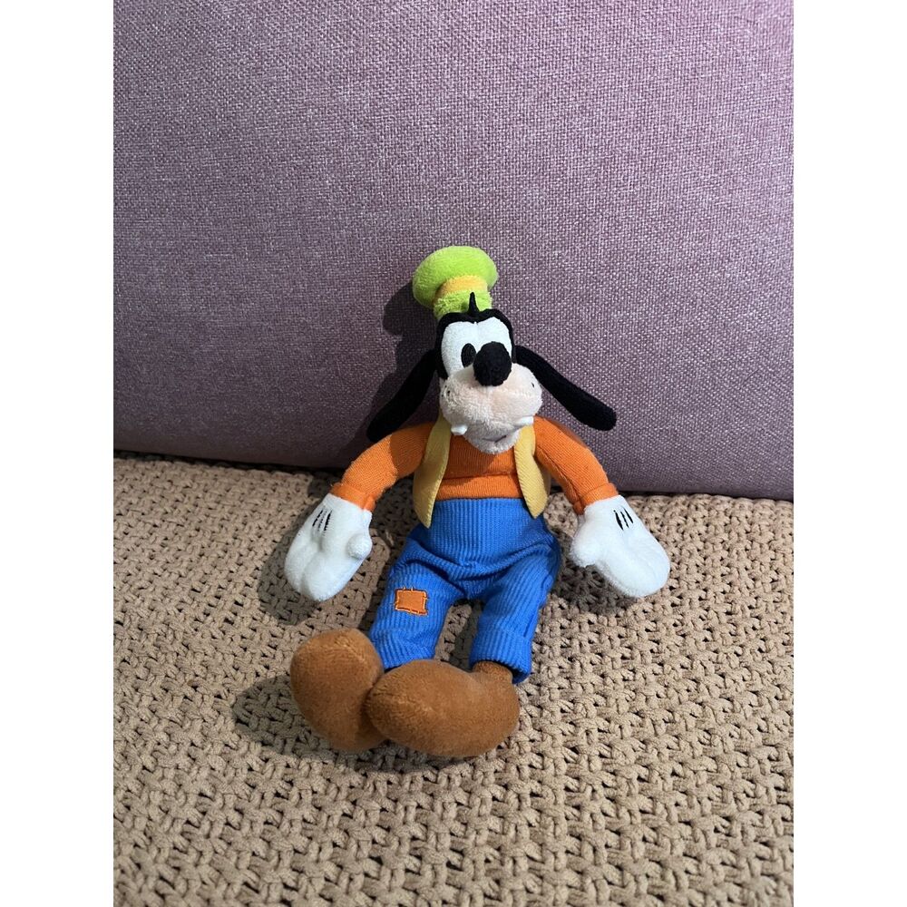 Goofy Disney Store 12" Beanbag Plush
